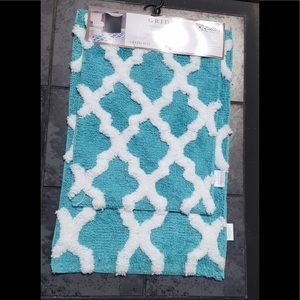 ALL NEW 2-PIECE PLUSH ABSORBENT BATH MAT SET NWT